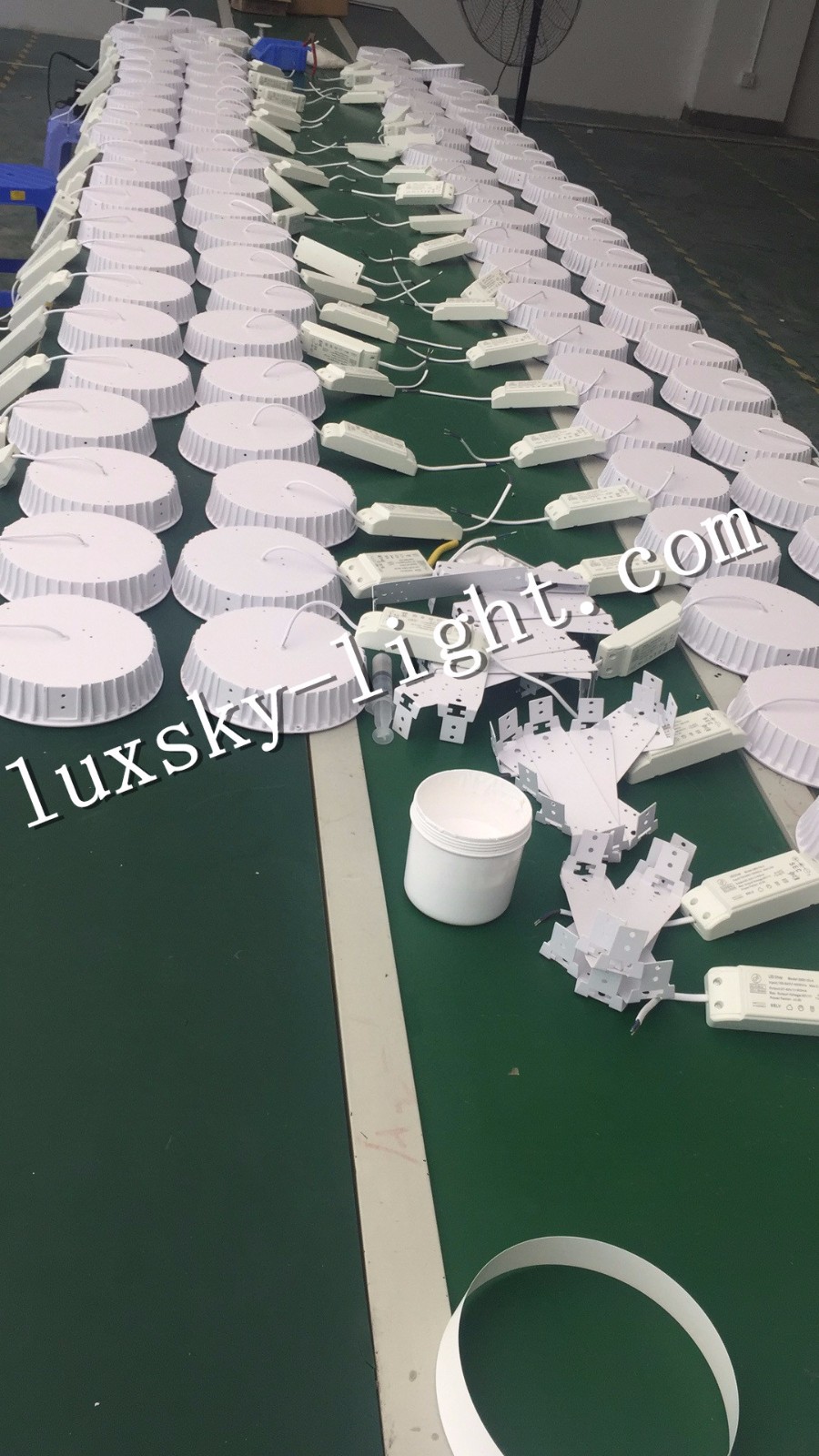 LED round panel light.jpg
